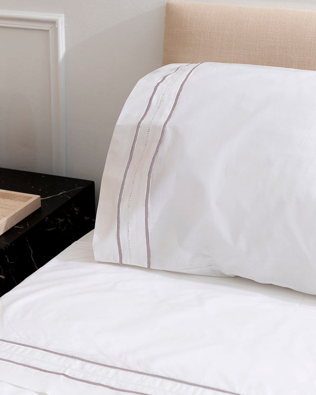 Juego de Sábanas Deva - Algodón 200 hilos - Blanco/Beige