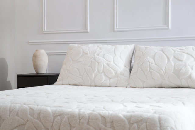 edredon-jacquard-sherpa-nira-blanco-gris